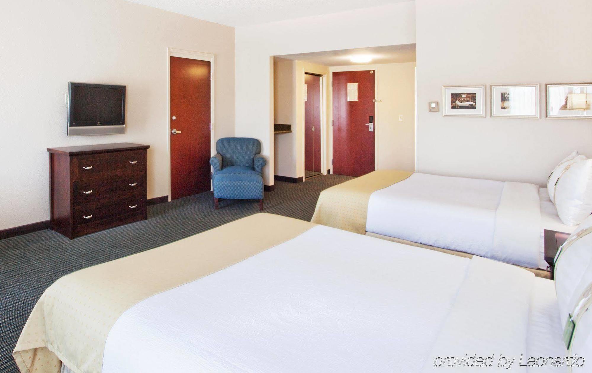 Holiday Inn Atlanta/Roswell By Ihg Room photo